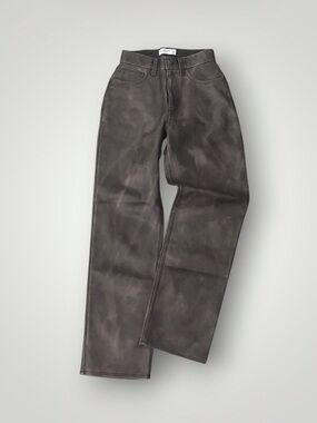New Abercrombie & Fitch 90s
Relaxed High Rise Curve Love Vegan Leather Pants